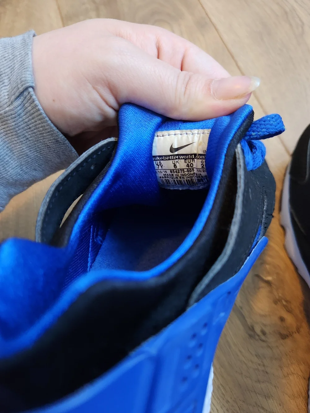 7Y 8.5 Women's Nike haurache Sneakers